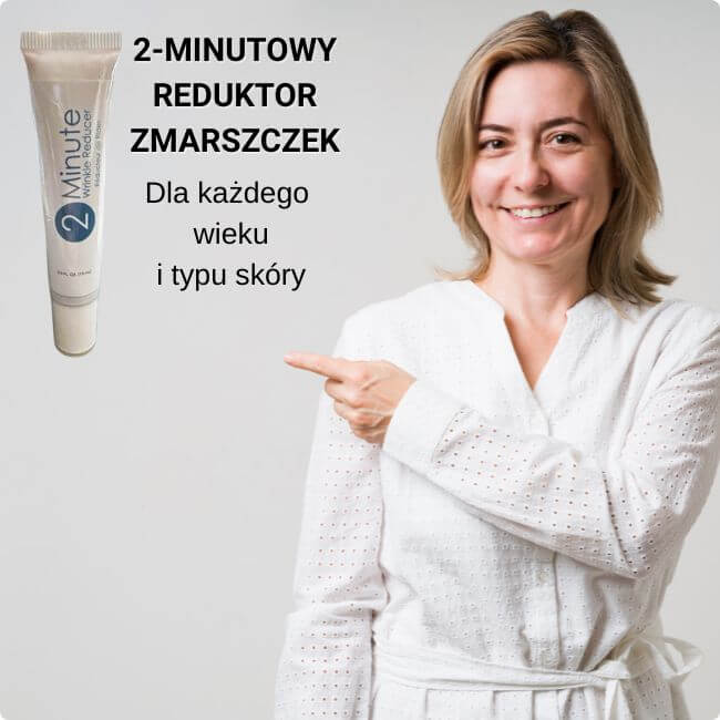 Uśmiechnięta kobieta w średnim wieku pokazuje palcem na krem liftingujący 2 minute wrinkle reducer