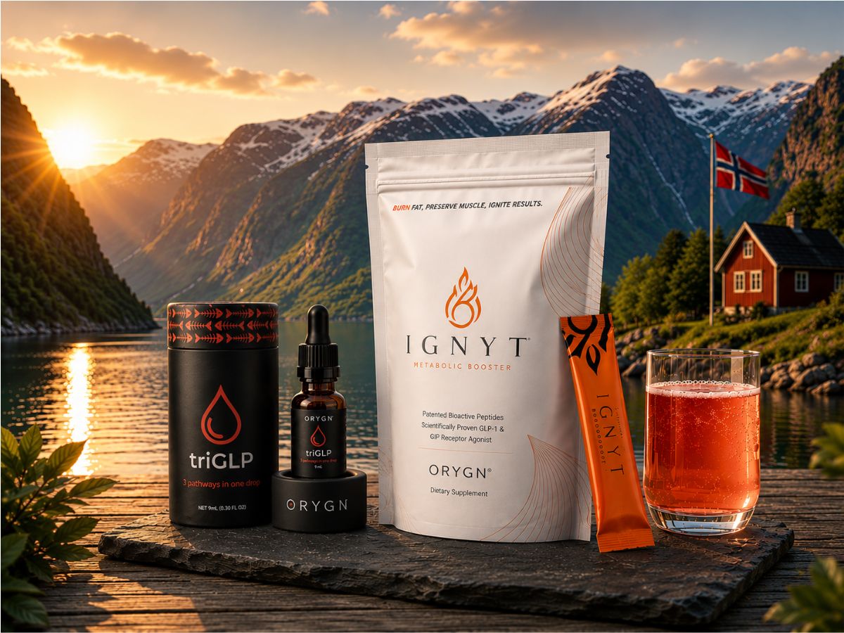ORYGN IGNYT i triGLP z napojem i saszetką na tle norweskiego fiordu