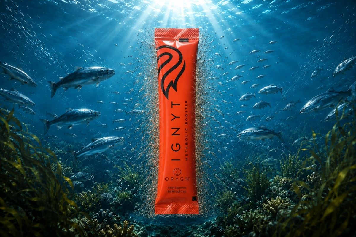 ORYGN IGNYT con péptidos bioactivos ProGo® sobre un fondo de paisaje submarino